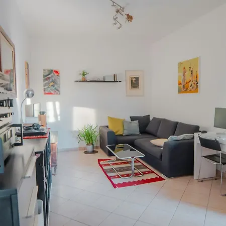 Nel - Luminosa Con Bagno Privato, Vicino Bologna Homestay szállás