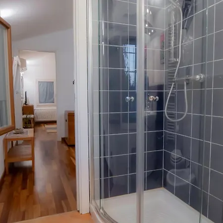 Homestay szállás Nel - Luminosa Con Bagno Privato, Vicino Bologna *