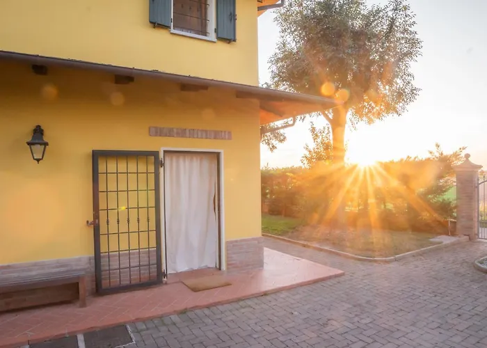 Nel - Luminosa Con Bagno Privato, Vicino Bologna Проживание в семье